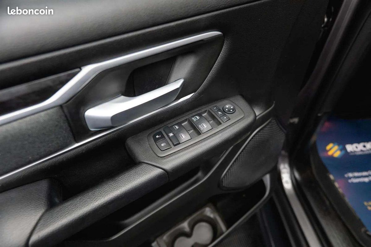 Dodge RAM 5.7 V8 HEMI 4x4 * Sport * Pack Offroad Nuit * TVA * LED * AHK * *TVA (image 19)