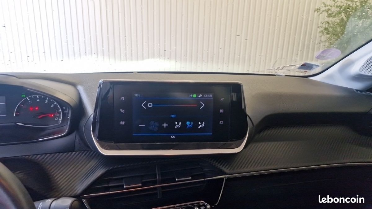 Peugeot 208 PURETECH 100 SS Active Business (image 23)