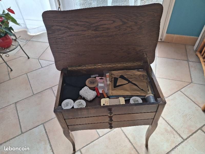 Travailleuse en bois. -(couture avec tiroirs)- (image 2)
