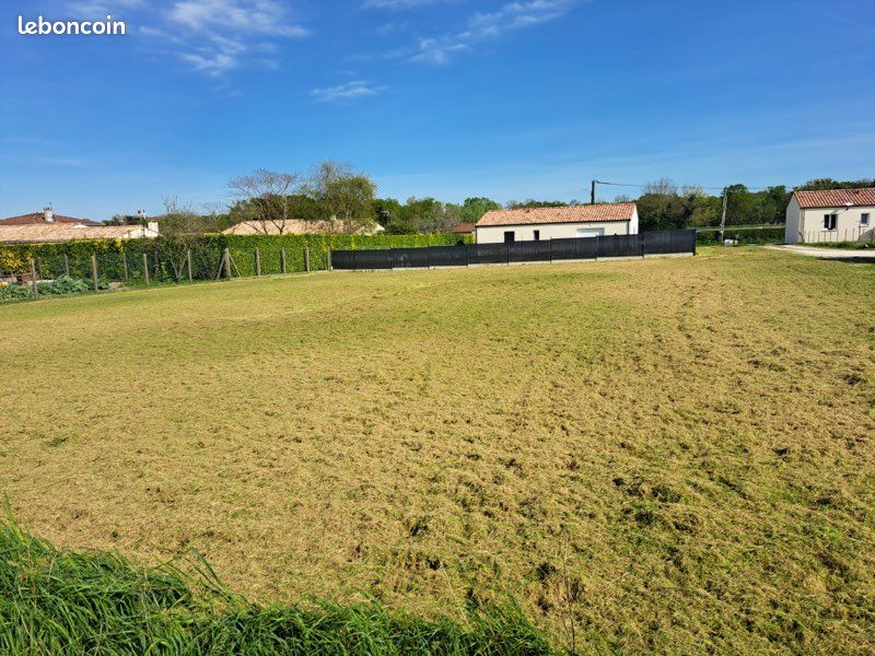 Terrain constructible · à Rouffiac · 28 500 €