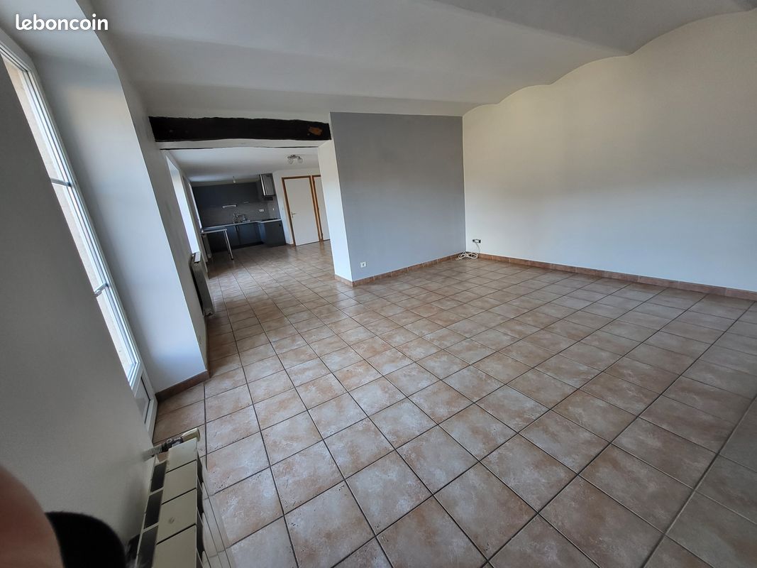 Appartement 4 pièces 100 m² · à Verclause · 100 m² · 700 €/mois