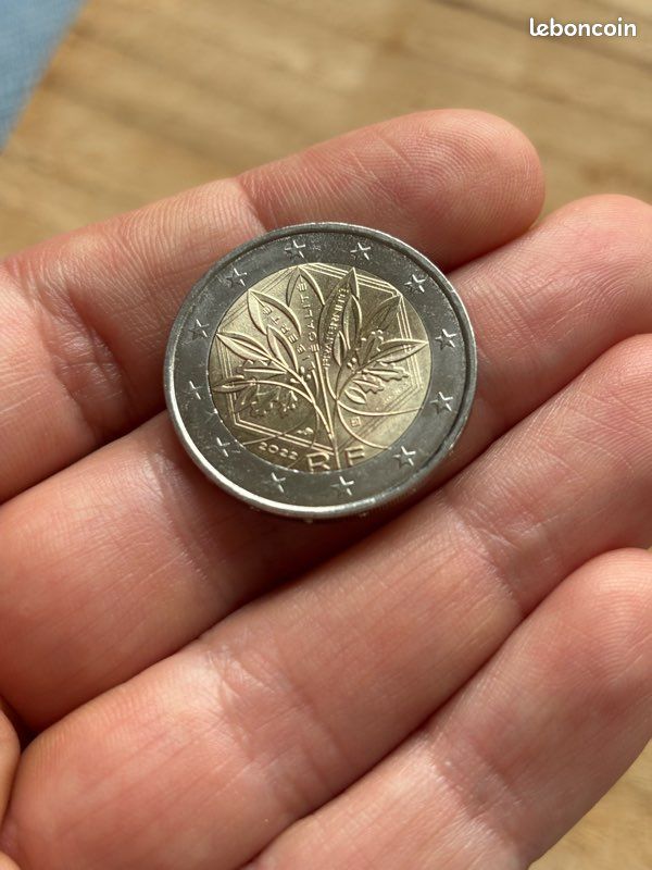 Pièce 2 euros République française 2022 (image 1)