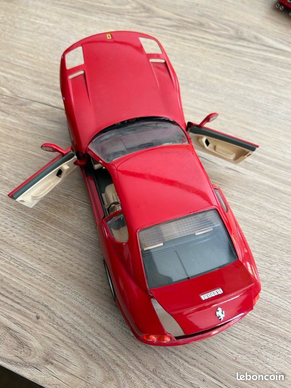 Voiture miniature Ferrari rouge 456GT bburago italy 1/18 (image 3)