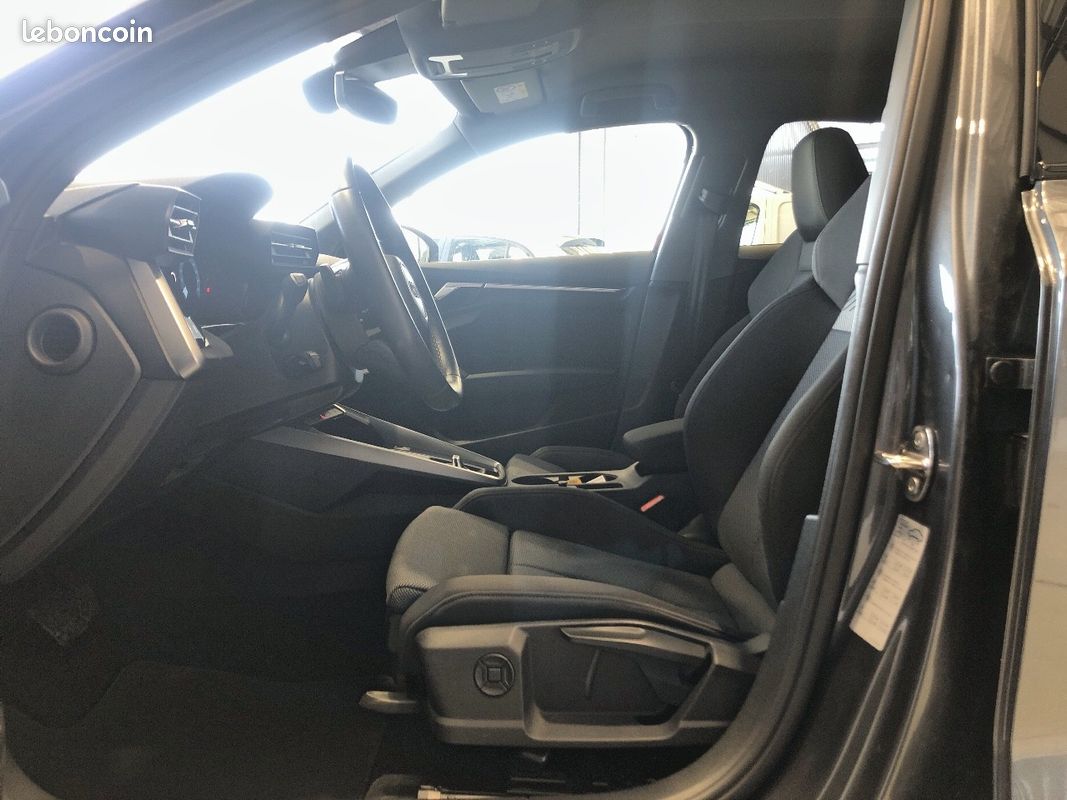 AUDI A3 Sportback 45 TFSIe 245 S tronic 6 Competition (image 16)