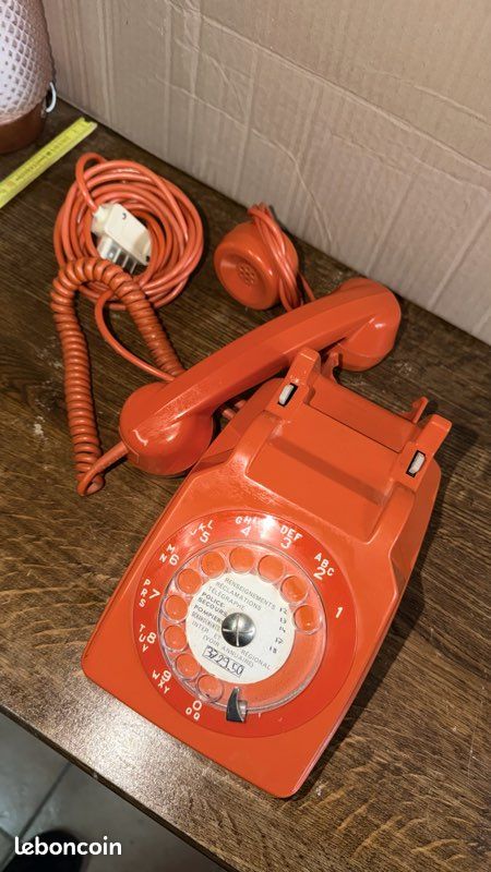 NeoRetro : Orange lance un téléphone fixe moderne à cadran