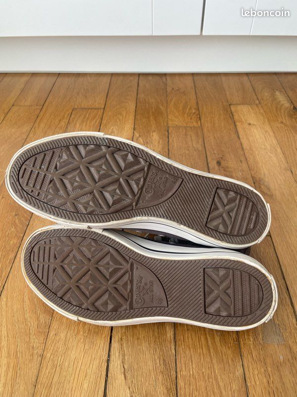 Paire de chaussures Converse All Star grises (image 7)
