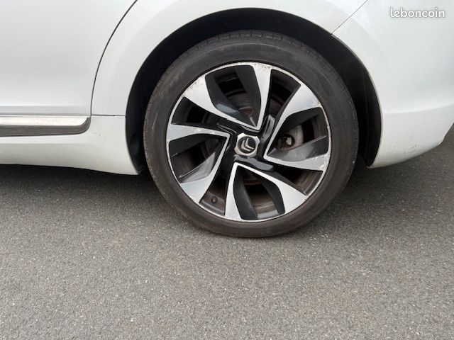 Citroën DS5 Hybrid4 So Chic BMP6 ENTRETIEN COMPLET (BATTERIE HYBRIDATION ET AIRBAG REMPLACÉS) (image 9)