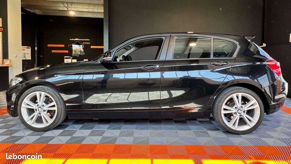 BMW SERIE 1 120I DKG 177 CH PHASE II - URBAN CHIC - VOLANT SPORT - JA 18 - FEUX TEINTÉS - ECHAPPEMENT SPORt (image 21)