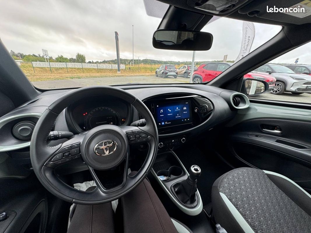 Toyota Aygo X 1.0 VVT-i 72ch Air Design MY24 (image 17)