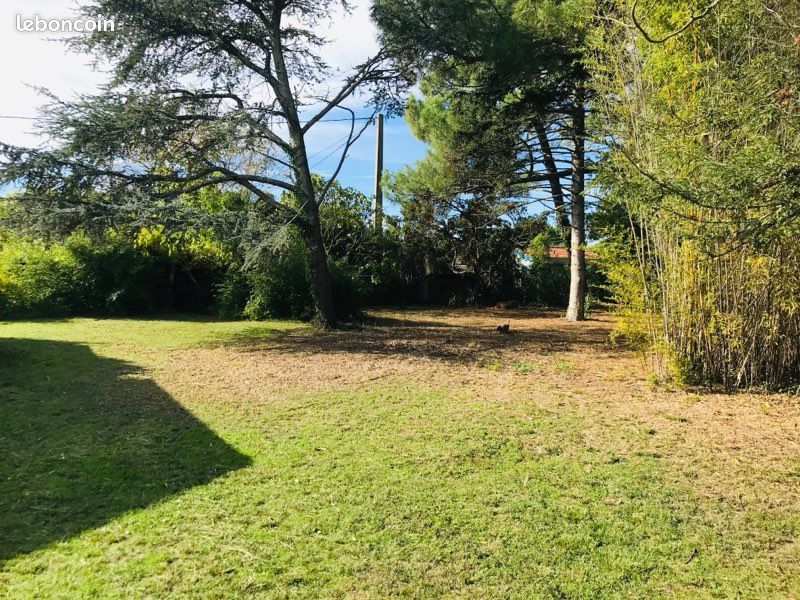 Terrain 852m2 La Teste Centre constructible 255m2 · à La Teste-de-Buch · 250 000 €