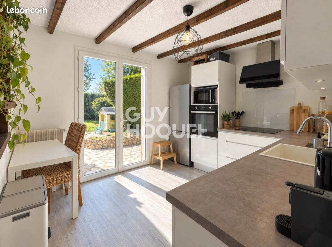 Maison 5 pièces 96 m² · à Lisses · 96 m² · 299 000 €