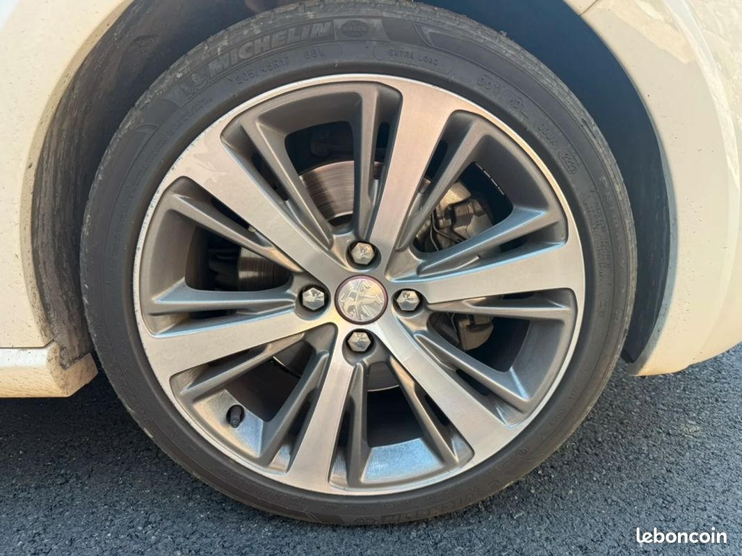 Peugeot 208 1.6 THP 156 CH XY / Distribution faite (image 34)