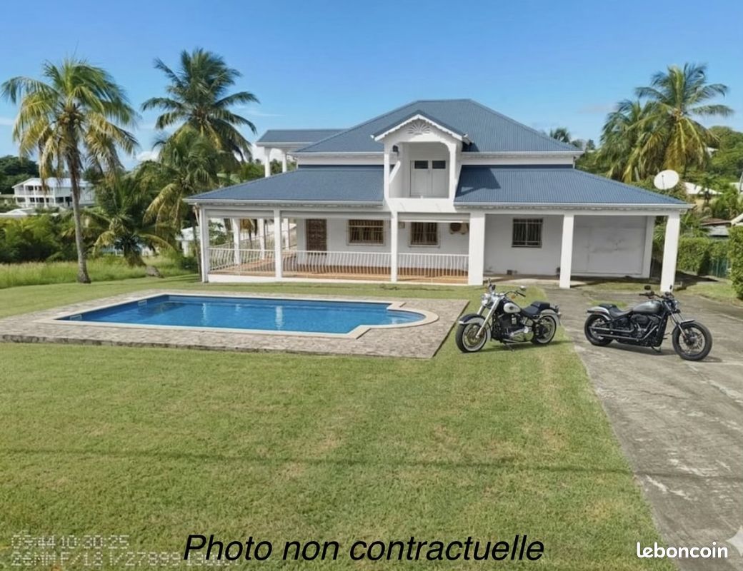 Maison 5 pièces 200 m² · à Saint-François · 200 m² · 330 000 €