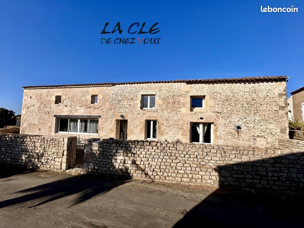 Maison 8 pièces 225 m² · à Coulonges-sur-l'Autize · 225 m² · 275 000 €