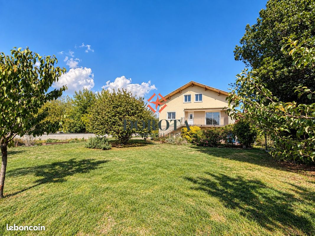 Maison 12 pièces 215 m² · à Villard-Bonnot · 215 m² · 449 000 €