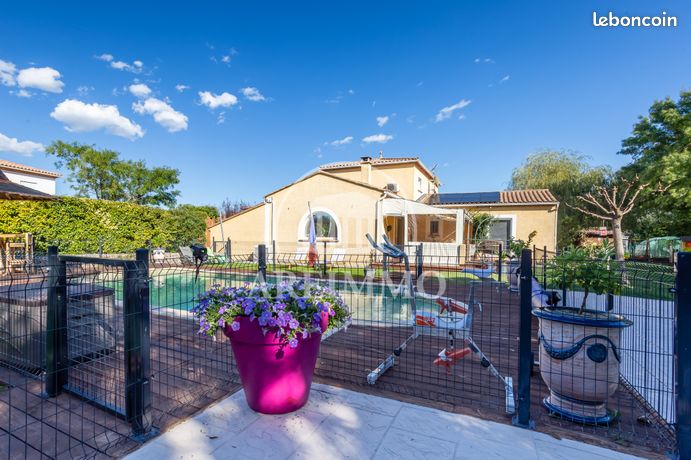 Villa 8 pièces 228 m²