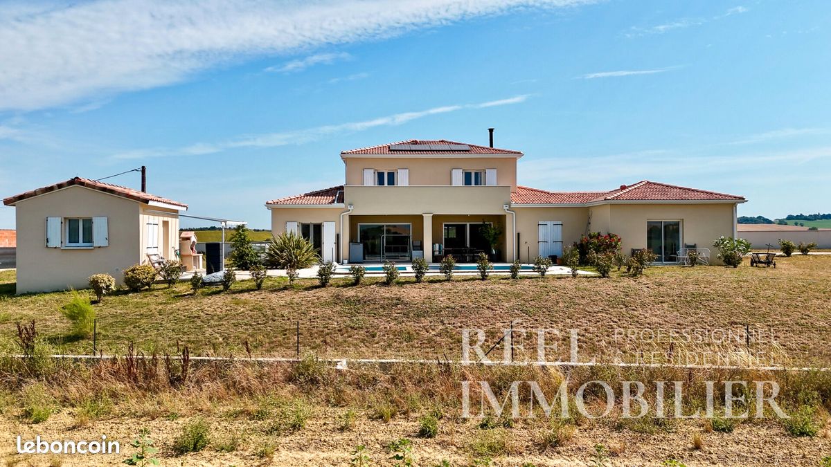 Maison 7 pièces 183 m² · à Brugnens · 183 m² · 525 000 €
