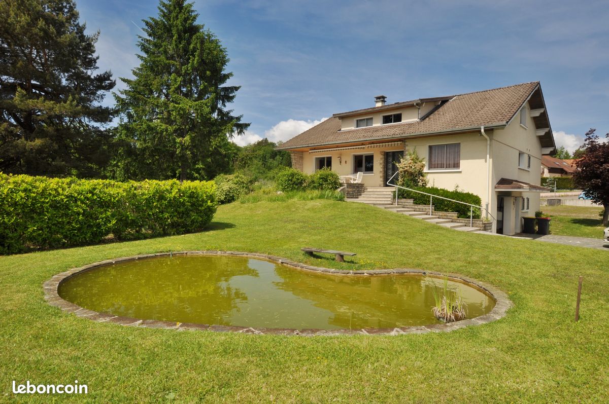 Maison 8 pièces 266 m² · à Oyonnax · 266 m² · 348 000 €