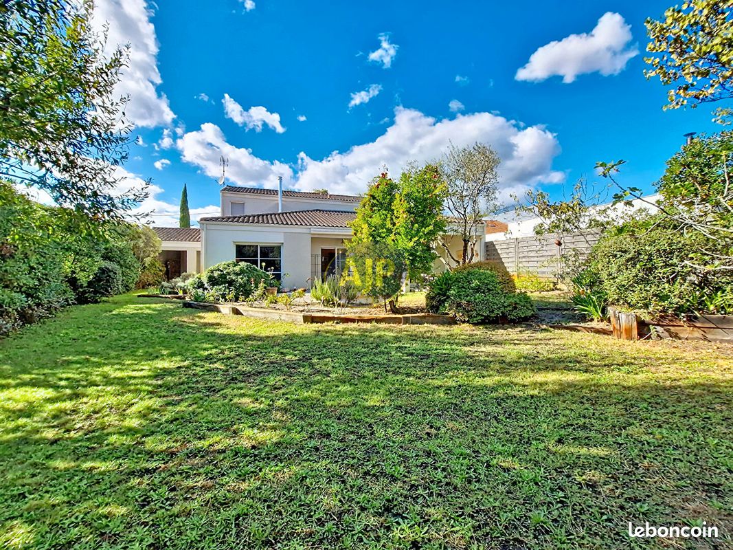 Maison 7 pièces 185 m² · à Mérignac · 185 m² · 815 000 €