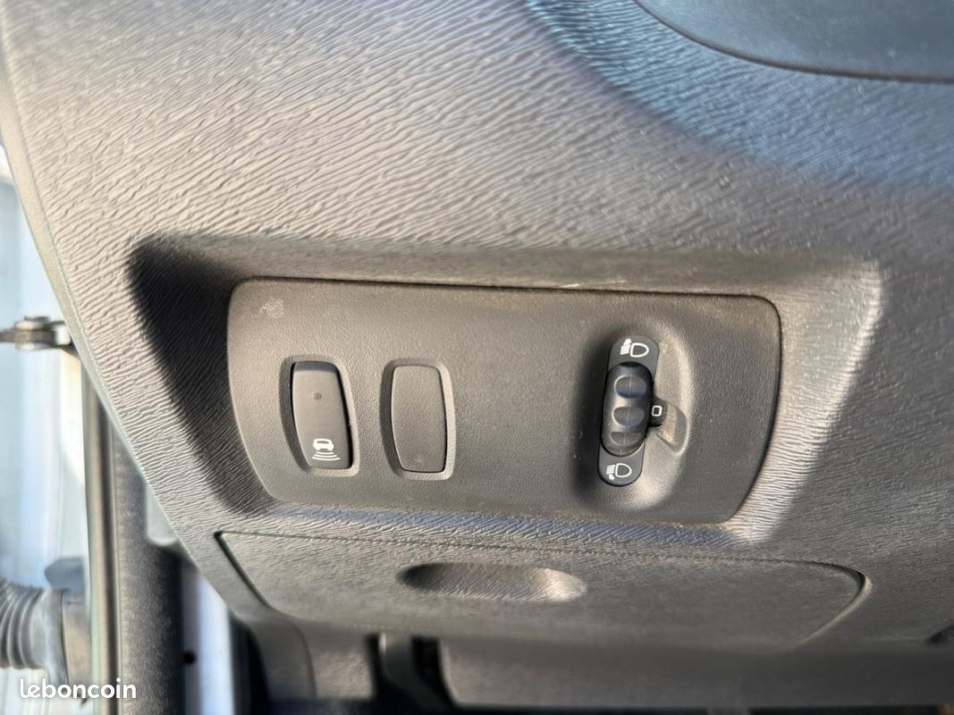 RENAULT KANGOO EXPRESS Compact - Fourgon - L1 1.5 dCi 75 - Extra R-Link - Garantie 12 Mois (image 28)