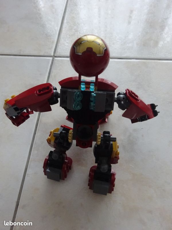 LEGO Marvel Avengers Iron Man The Hulk Buster Smash (76031