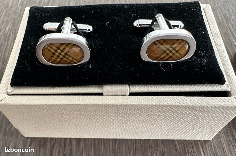 Boutons De Manchette Vintage AVON - Modèle Ford T - Occasion Bon état