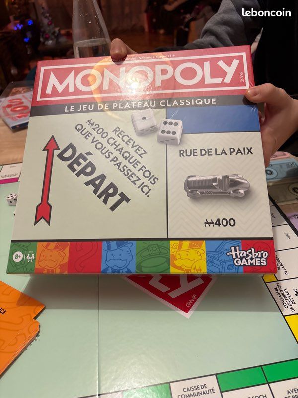 Jeu de société Monopoly Classic Édition renouvelée - Avec plateau de rangement et