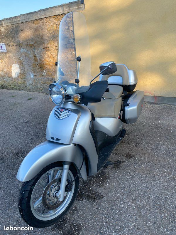 Miglior Scooter Prezzo Scarabeo 125 Nuovo Scarabeo 200 Blu