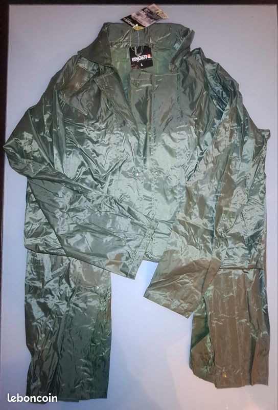 Ensemble de pluie vert 100% polyester enduit PVC à capuche