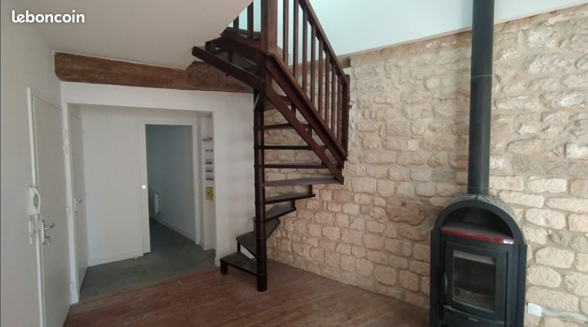 Appartement 3 pièces 92 m² · à Saintes · 92 m² · 681 €