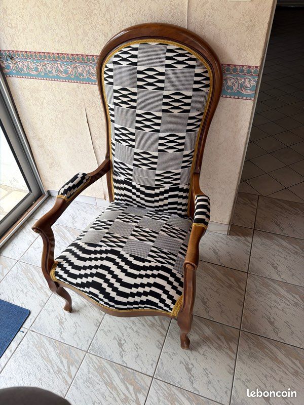 Fauteuil voltaire retapé (image 1)
