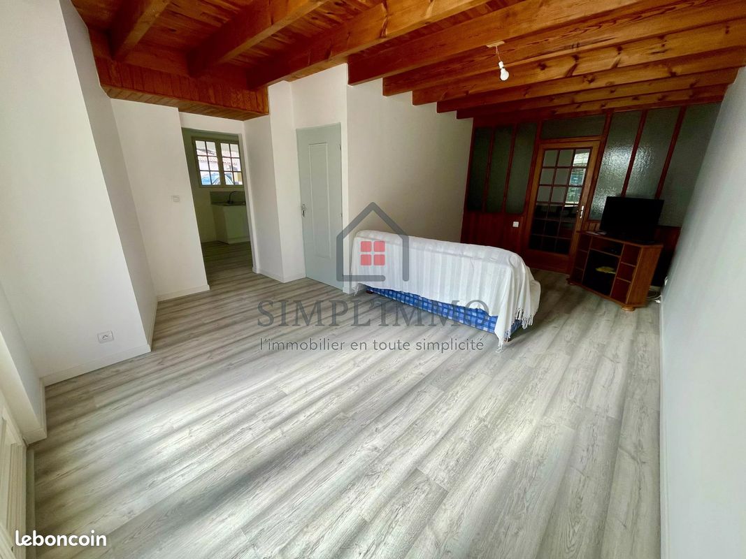 Maison 4 pièces 135 m² · à Échillais · 135 m² · 157 500 €