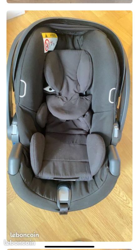 Article bébé à vendre très bon prix et très bon état (image 1)