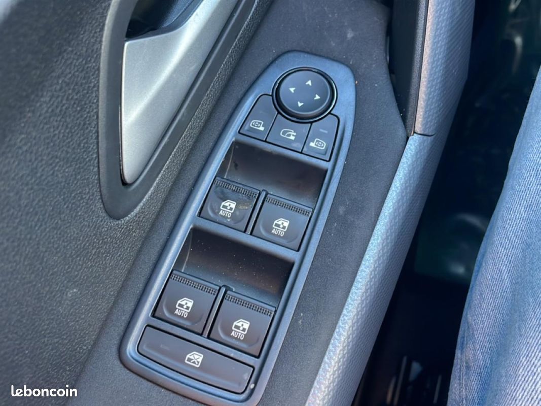 DACIA DUSTER 1.2 mild hybrid 140 journey (image 11)