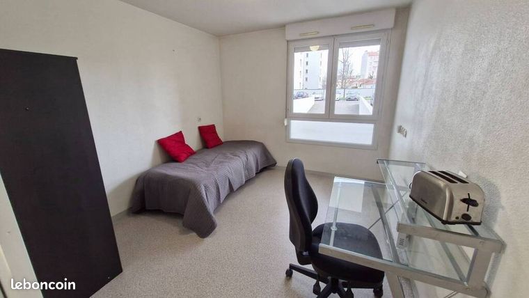 Studio 1 pièce 18 m²