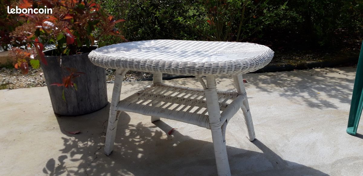 Table basse en rotin (image 2)