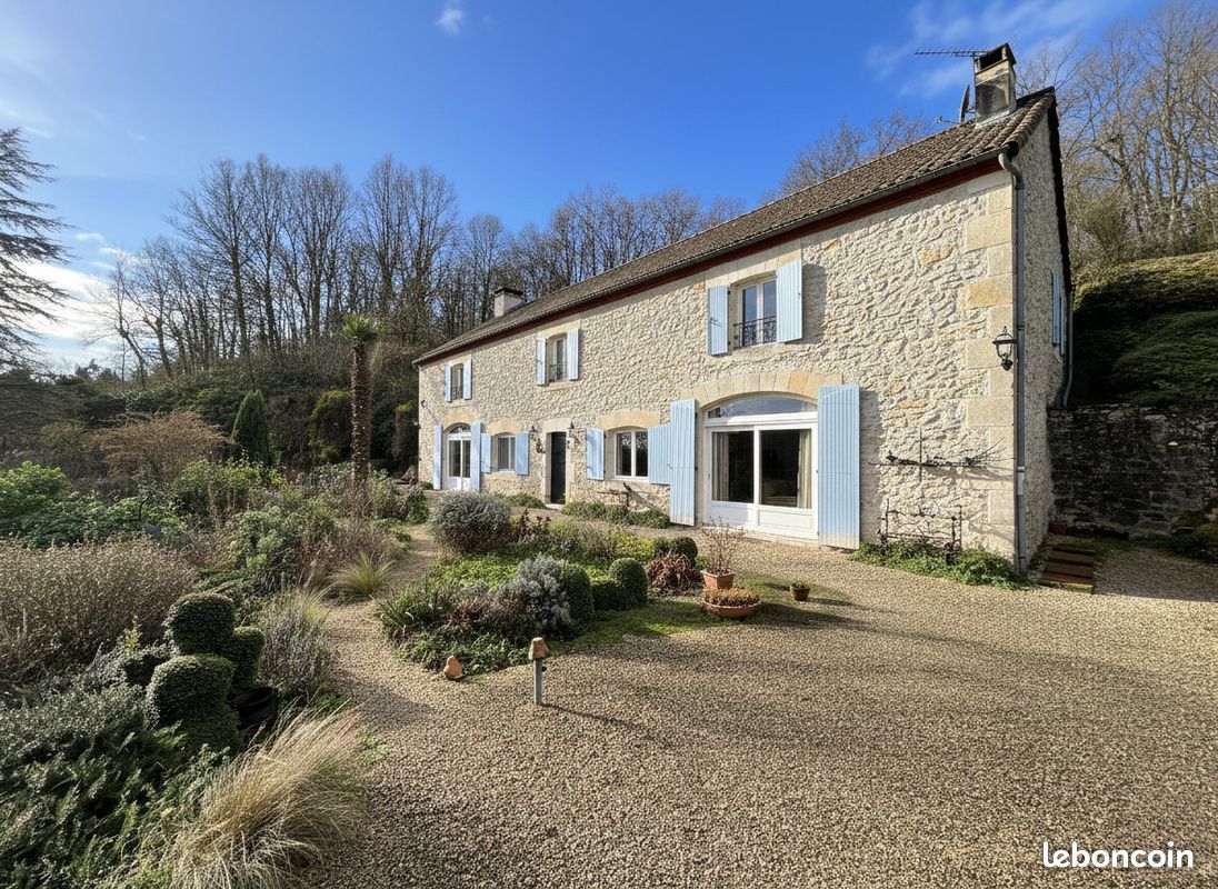Maison 7 pièces 231 m² · à Puy-l'Évêque · 231 m² · 395 600 €