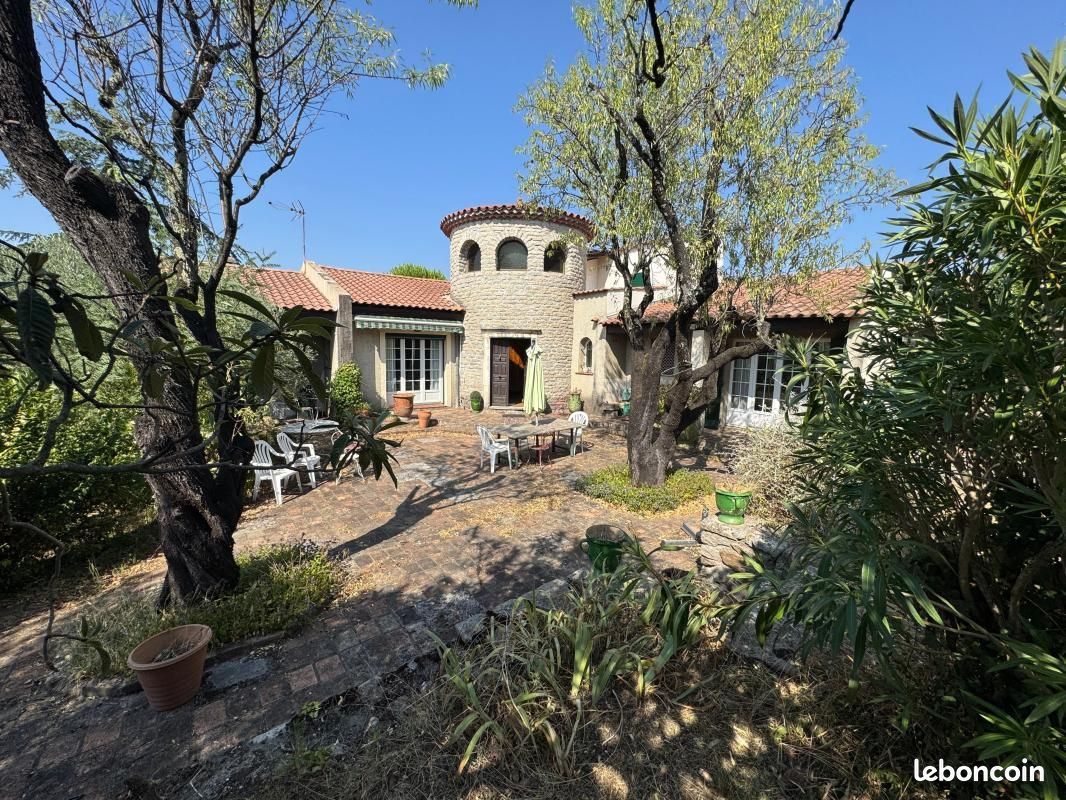 Maison 6 pièces 224 m² · à Alès · 224 m² · 250 000 €