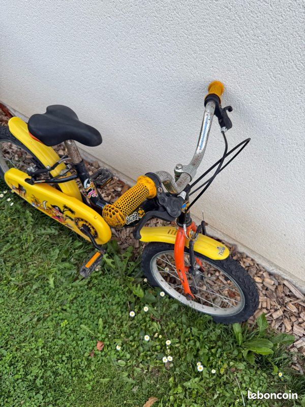 NiuLifeya Vélo pour enfant de 16 pouces, jaune, convient aux enfants de 5 à 8 ans, vélo pour enfant avec roues stabilisatrices et frein à main, vélo