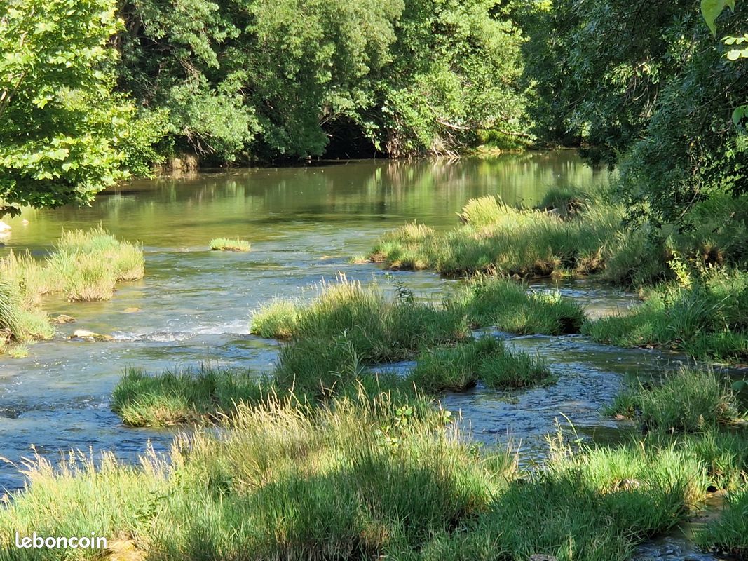 Terrain 2500 m² · à Sardan · 2 500 m² · 18 000 €