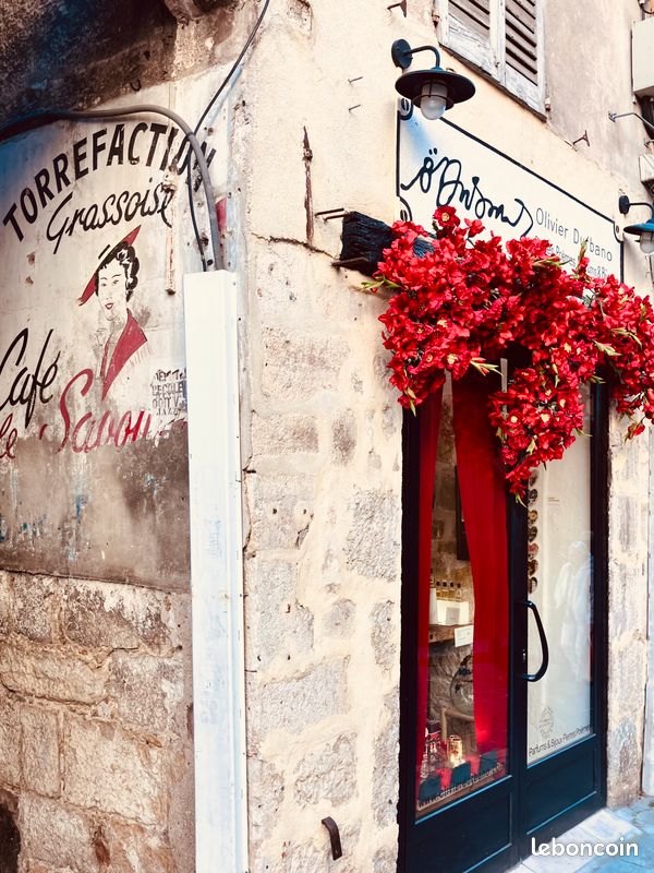 Fonds de commerce - Boutique centre historique Grasse (Place aux Aires) (image 2)