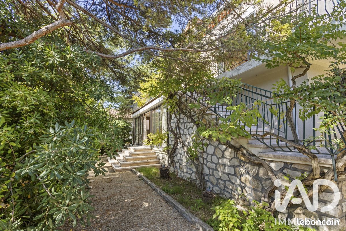 Maison 7 pièces 188 m² · à Gignac-la-Nerthe · 188 m² · 441 000 €