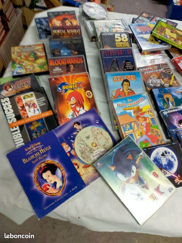 Vend. Un. Ensemble. De. Cassettes. Et. DVD (image 2)