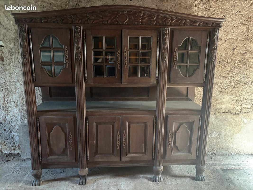 Grand buffet vaisselier ancien en bois massif sculpté (image 1)