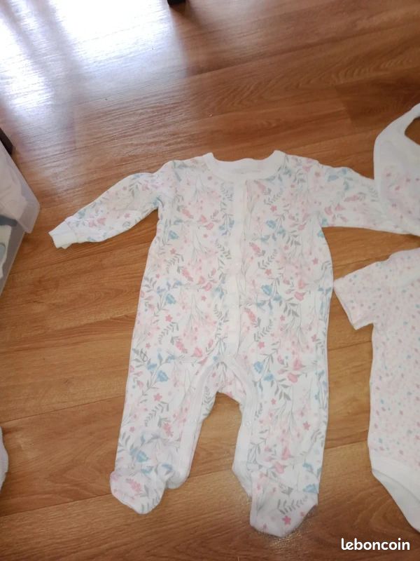 Ensemble 5 pièces neuf taille 0-3mois (image 2)