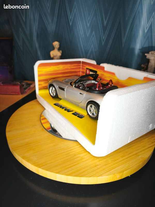 BMW Z8 Cabriolet Burago Gold 1/18 – Argenté – Miniature D'occasion