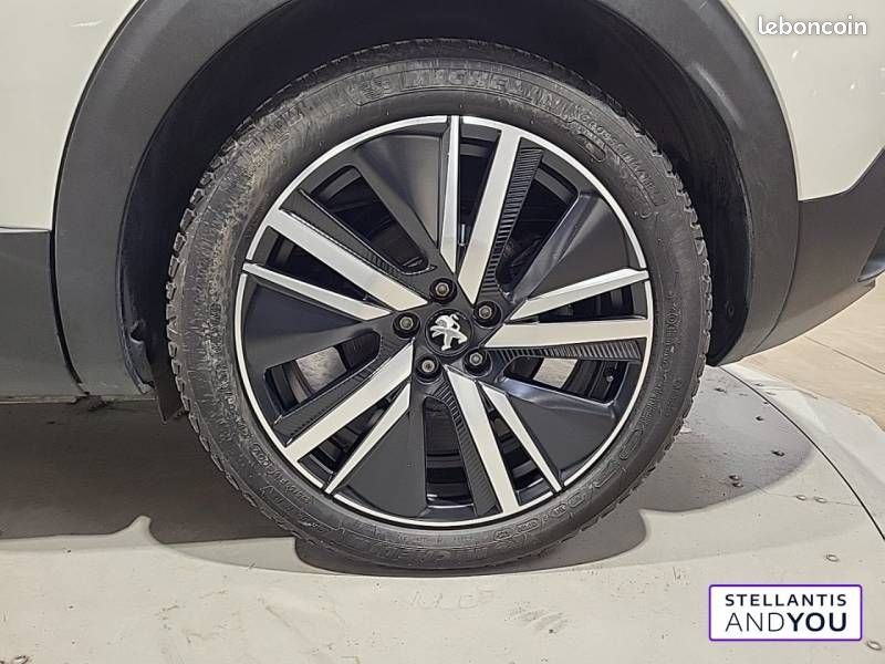 Peugeot 3008 Hybrid4 300 e-EAT8 GT Pack (image 16)