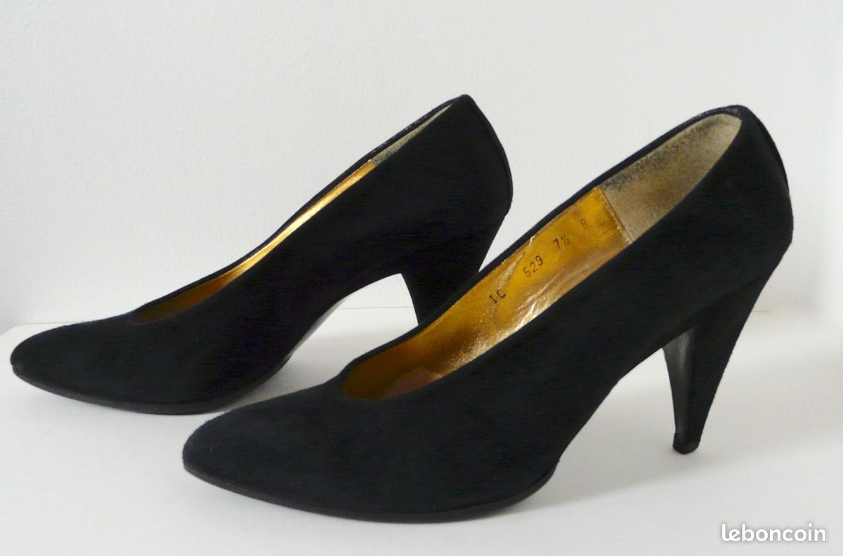 Escarpins en daim noir T. 37,5 38 Charles Jourdan Vintage 80's (image 2)