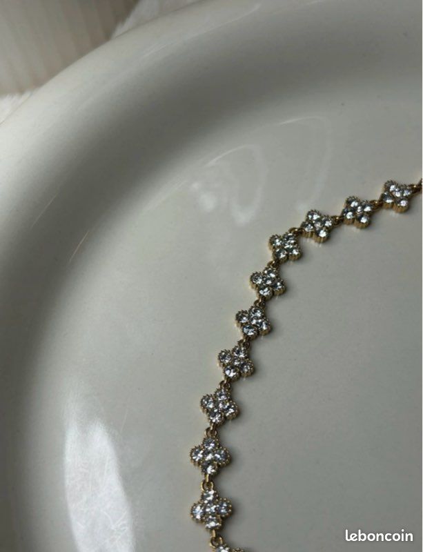 Collier fleur doré – acier inoxydable (image 2)