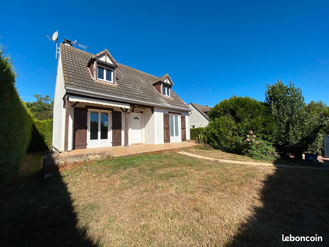 Maison 4 pièces 83 m² · à Mesnils-sur-Iton · 83 m² · 923 €/mois